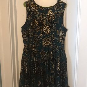 Adorable Maison Jules Christmas dress!